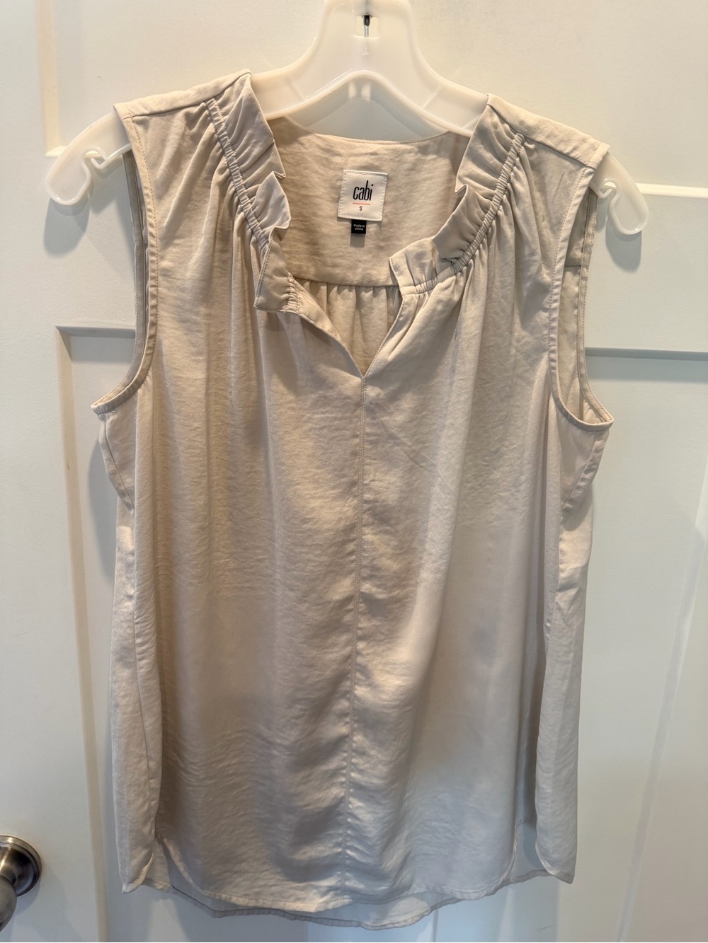Cabi Sleeveless Ruffle Neck Blouse Small Ivory Cream Career Office Top